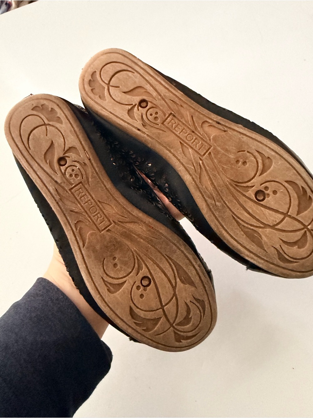 Report Black Girl’s Laser-Cut Ballet Flats with Bow - Picture 6 of 7